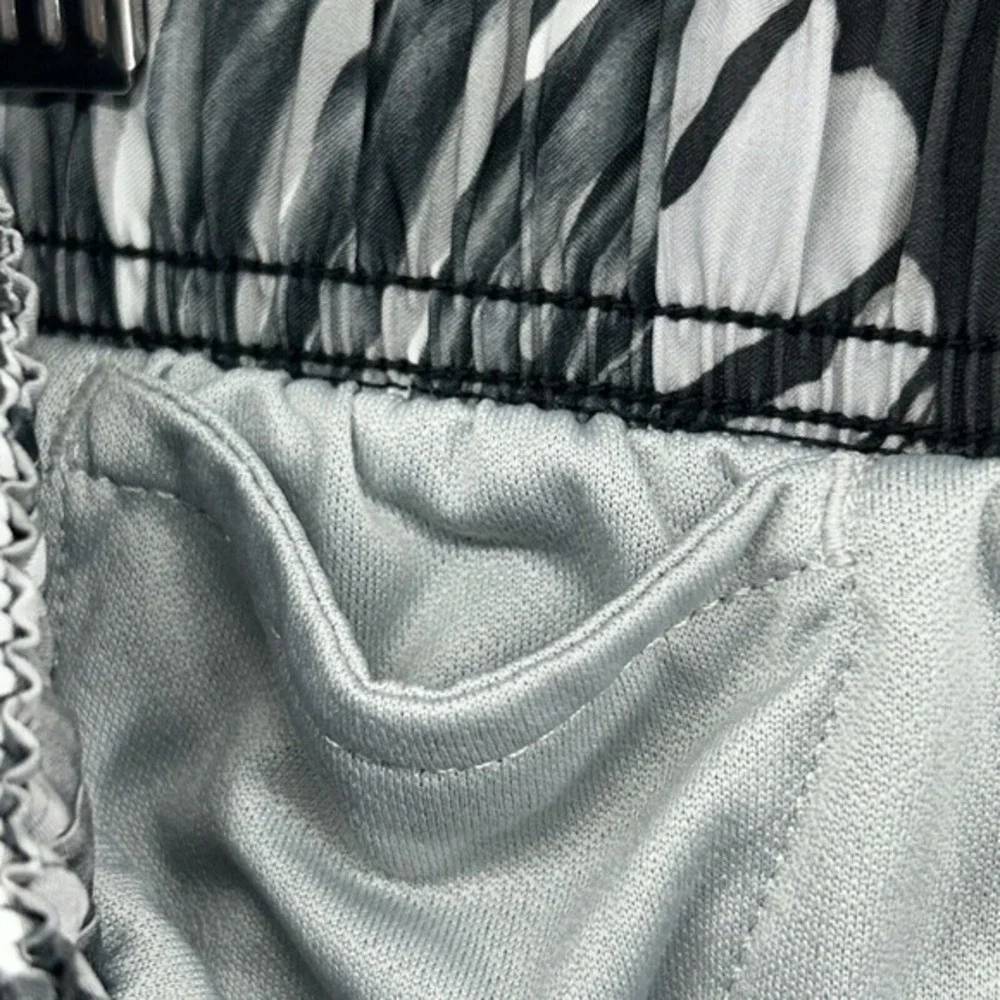 Nike Dri Fit Tempo Running Shorts Women Small Activewear‎ Gray Drawstring